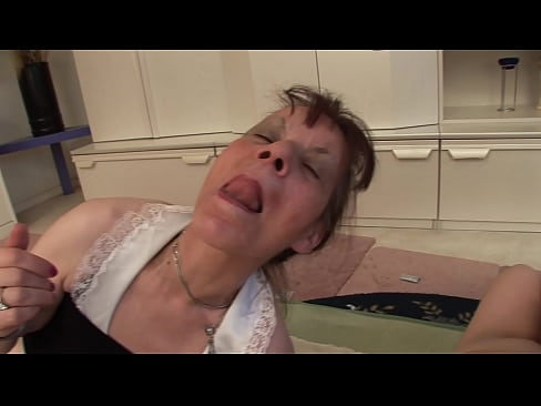 ❤️ Zwee Bomien an ee Grousspapp hunn en Dräier ️❌ Fuckvideo op Porno lb.killvs.top ❤