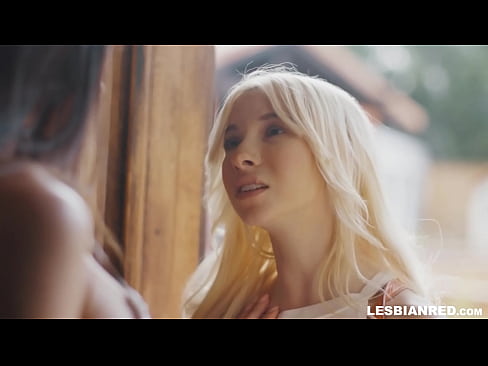 ❤️ D'Meedche kënnt e puer Méint méi spéit heem a schléisst op d'Stiefmamm hir Muschi iessen ️❌ Fuckvideo op Porno lb.killvs.top ❤